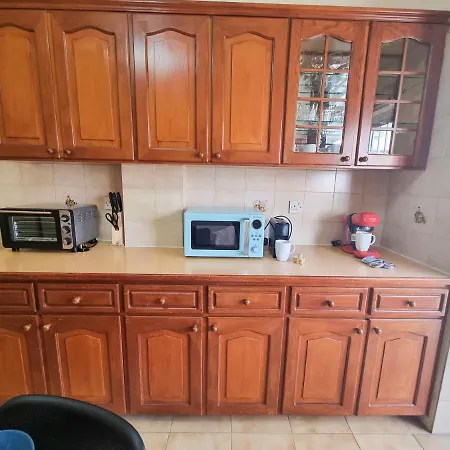 Luxury - Smart Tv With Netflix