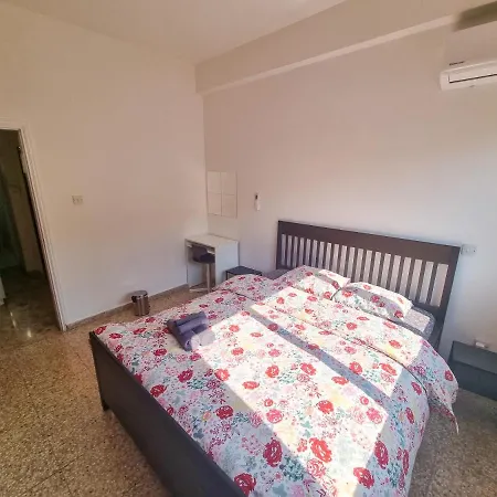 Luxury - Smart Tv With Netflix * Larnaca