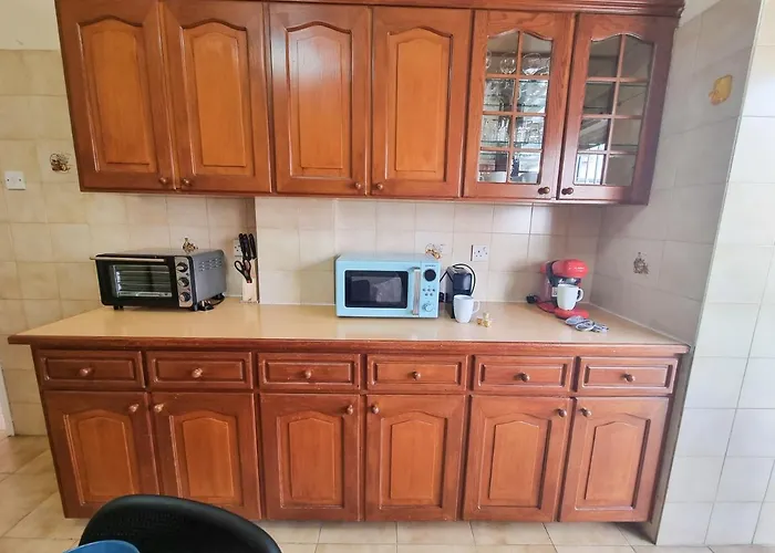 Luxury - Smart Tv With Netflix