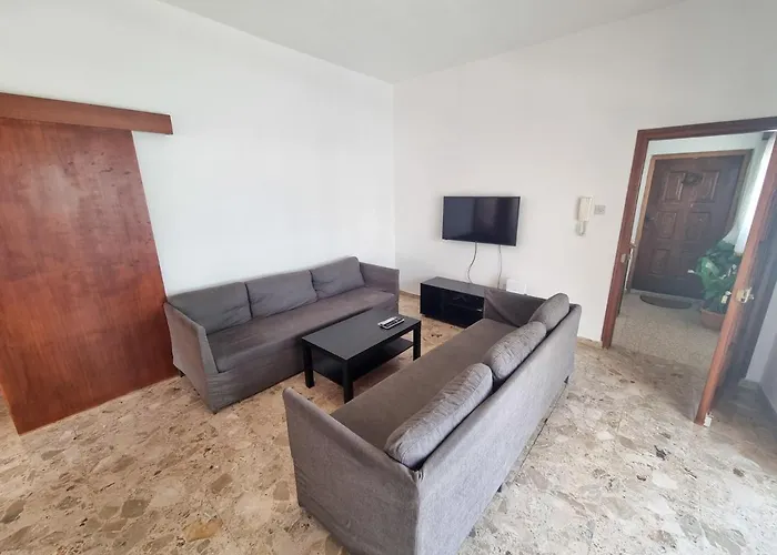 Luxury - Smart Tv With Netflix