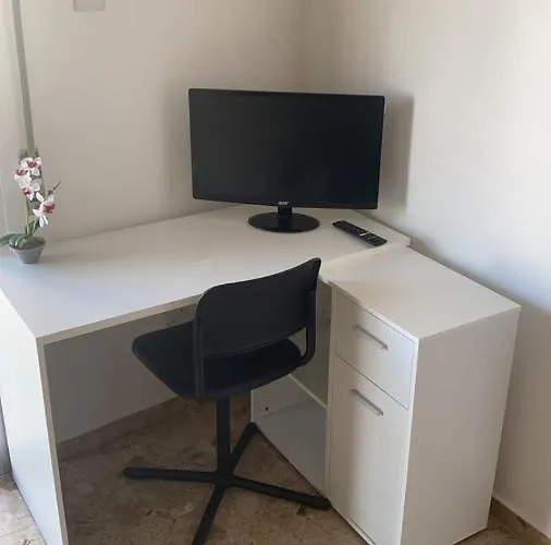 Luxury - Smart Tv With Netflix