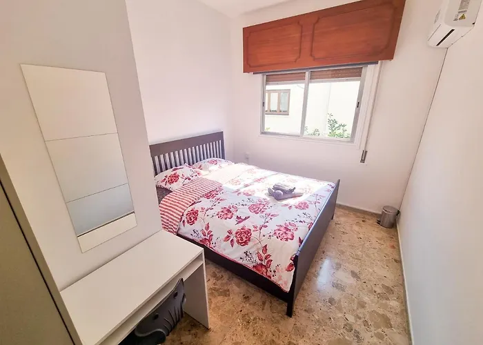 Luxury - Smart Tv With Netflix