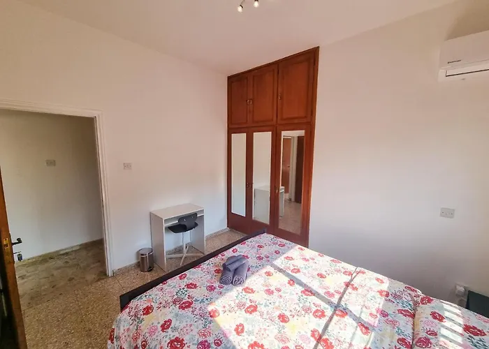 Luxury - Smart Tv With Netflix * Larnaca